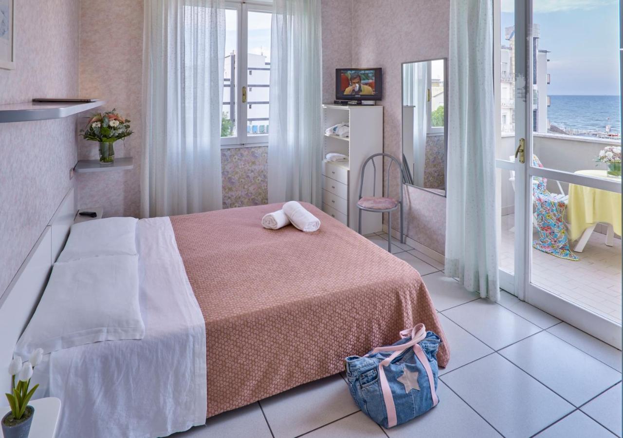 Carillon Hotel 3*